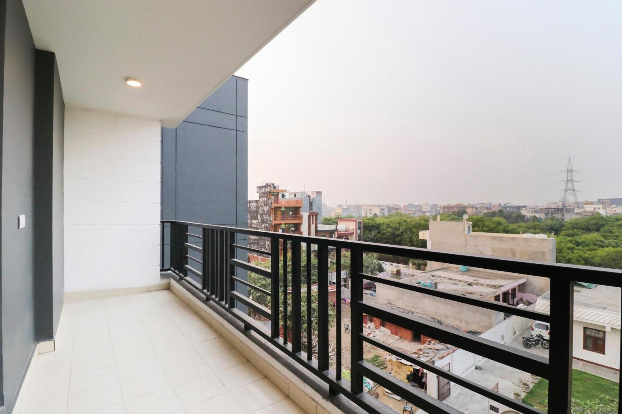 Townhouse Noida Sector 71 Near Iskcon Temple Noida Hotel Indirapuram Exterior foto