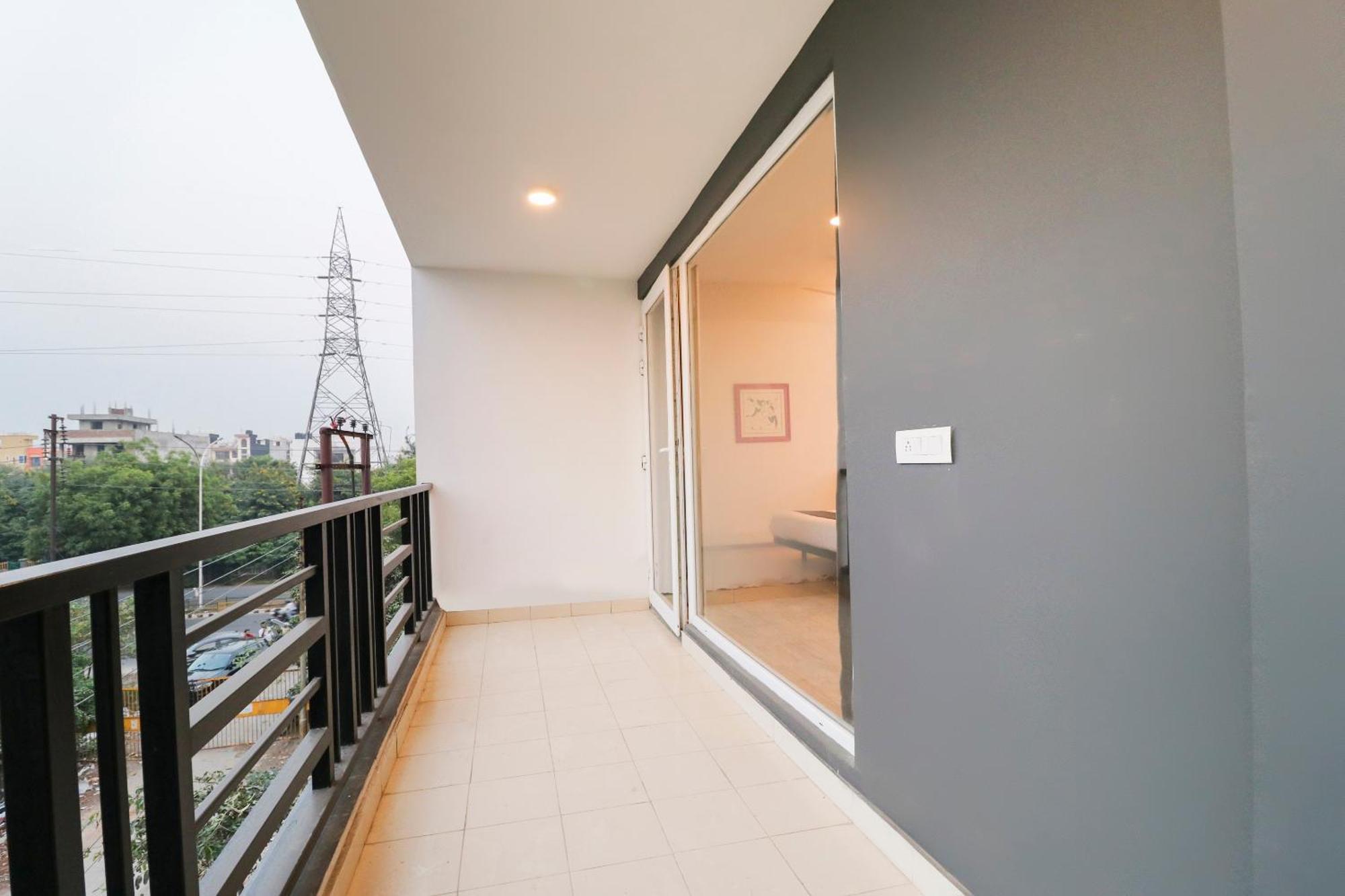 Townhouse Noida Sector 71 Near Iskcon Temple Noida Hotel Indirapuram Exterior foto
